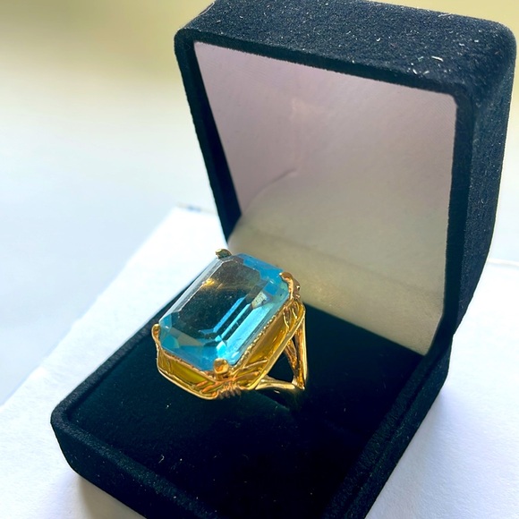 Cocktail Ring Bold Yellow Gold Plated Blue Glass Stone Size 7 Ring - Picture 5 of 6